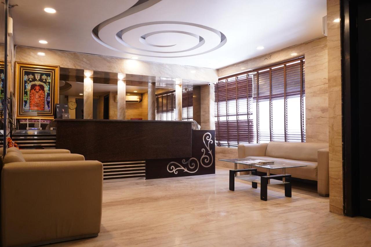 Hotel O Delhi, Near Karol Bagh Main Market And Metro Station Нью-Дели Экстерьер фото