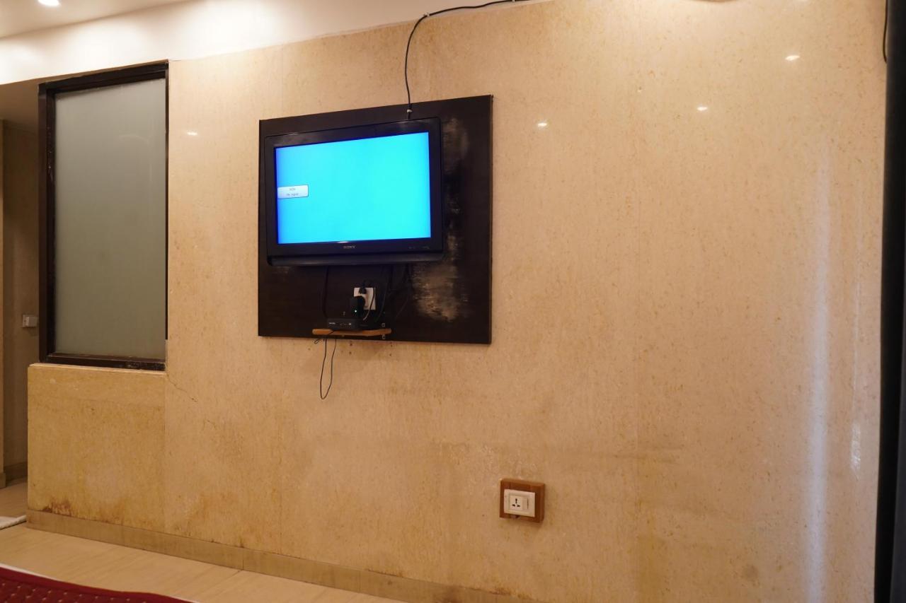 Hotel O Delhi, Near Karol Bagh Main Market And Metro Station Нью-Дели Экстерьер фото